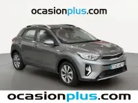 Usado Kia Stonic 100 CV (73 kW) 2025 Gris SUV