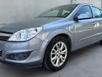 Usado Opel Astra Energy 120 CV (88 kW) 2009 Gris / plata Berlina