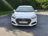 Usado Hyundai i40 115 CV (84 kW) 2019 Blanco Familiar