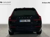 Käytetty Volvo XC60 Core 197 HP (144 kW) 2023 Musta Katumaasturi