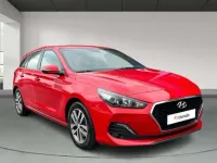Usado Hyundai i30 120 CV (88 kW) 2019 Rojo Familiar
