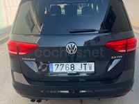 Usado VW Touran Advance 150 CV (110 kW) 2016 Granate Monovolumen