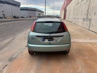 Usado Ford Focus Ghia 90 CV (66 kW) 1999 Verde Familiar