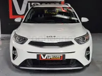 Usado Kia Stonic 84 CV (61 kW) 2023 Blanco SUV