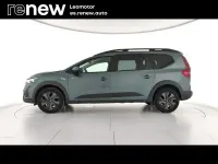 Usado Dacia Jogger Expression 100 CV (73 kW) 2025 Verde Monovolumen