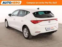 Usado Seat Leon Style 110 CV (80 kW) 2022 Blanco Berlina
