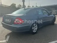 Usado Mercedes E280 Avantgarde 231 CV (169 kW) 2006 Gris / plata Berlina