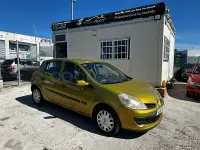 Usado Renault Clio II Life 75 CV (55 kW) 2006 Amarillo Berlina