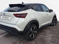 Usado Nissan Juke Tekna 114 CV (83 kW) 2022 Lunar white (metalizado) techo SUV