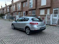 Usado Renault Mégane Dynamique 150 CV (110 kW) 2009 Gris / plata Berlina