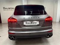 Usado Porsche Cayenne S 420 CV (308 kW) 2016 Gris / plata SUV