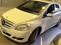 Usado Mercedes B200 140 CV (102 kW) 2008 Blanco Monovolumen