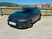 Usado VW Polo Advance 95 CV (69 kW) 2021 Gris / plata Berlina