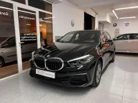 Usado BMW 118 Sport Line 136 CV (100 kW) 2022 Negro Utilitario
