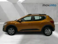 Usado Dacia Sandero Comfort 91 CV (66 kW) 2022 Naranja Berlina