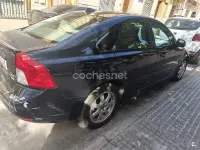 Usado Volvo S40 Kinetic 109 CV (80 kW) 2010 Negro Berlina