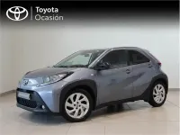 Usado Toyota Aygo X Play 72 CV (52 kW) 2024 Gris / plata SUV