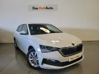 Usado Skoda Scala Ambition 110 CV (80 kW) 2022 Blanco Utilitario