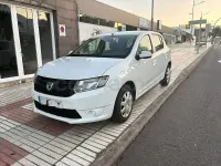 Usado Dacia Sandero Lauréate 75 CV (55 kW) 2016 Blanco Berlina