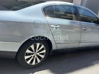 Usado VW Passat 105 CV (77 kW) 2008 Gris / plata Berlina