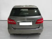 Usado Mercedes B180 109 CV (80 kW) 2012 Gris Utilitario