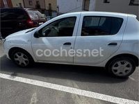 Usado Dacia Sandero Lauréate 75 HP (55 kW) 2013 Branco Sedan