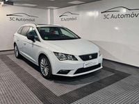 Usado Seat Leon ST Style 150 CV (110 kW) 2015 Blanco Familiar