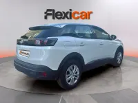 Usado Peugeot 3008 Active 131 CV (96 kW) 2022 Verde SUV