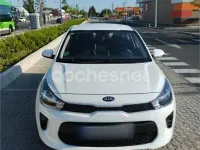 Usado Kia Rio 84 CV (61 kW) 2018 Blanco Berlina