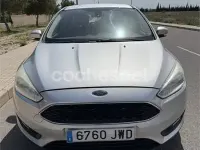 Usado Ford Focus Trend 125 CV (91 kW) 2017 Gris / plata Berlina
