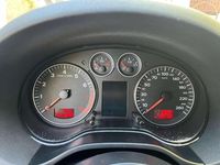 Usado Audi A3 Sportback Attraction 116 CV (85 kW) 2007 Rojo Utilitario