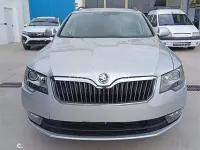 Usado Skoda Superb Ambition 140 CV (102 kW) 2015 Blanco Familiar