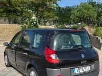 Usado Renault Grand Scénic II Privilege 105 CV (77 kW) 2007 Negro Monovolumen