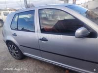 Usado VW Golf IV Highline 105 CV (77 kW) 2002 Gris / plata Familiar