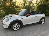 Usado Mini One Cabriolet 102 CV (75 kW) 2018 Gris / plata Descapotable