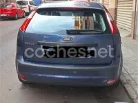 Usado Ford Focus Trend 100 CV (73 kW) 2006 Azul Familiar