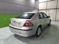 Usado Ford Mondeo Ghia 130 CV (95 kW) 2007 Gris / plata Berlina