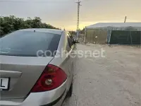 Usado Ford Mondeo Ghia 130 CV (95 kW) 2002 Gris / plata Berlina