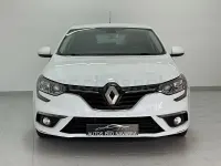 Usado Renault Mégane IV Bose Edition 130 CV (95 kW) 2016 Blanco Berlina