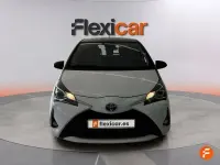 Usado Toyota Yaris Hybrid Active 100 CV (73 kW) 2019 Blanco Berlina