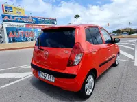 Usado Hyundai i10 Style 66 CV (48 kW) 2008 Rojo Utilitario