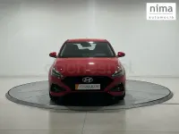 Usado Hyundai i30 100 CV (73 kW) 2025 Rojo Berlina