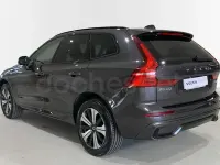 Usado Volvo XC60 Plus 350 CV (257 kW) 2025 Gris / plata SUV