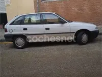 Usado Opel Astra 68 CV (50 kW) 1995 Blanco Berlina