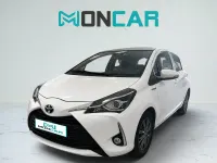 Usado Toyota Yaris Hybrid Active 100 CV (73 kW) 2019 Blanco Berlina