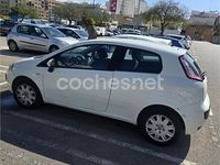 Usado Fiat Punto Pop 69 CV (50 kW) 2011 Blanco Utilitario