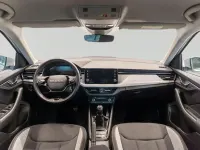 Usado Skoda Kamiq Selection 115 CV (84 kW) 2025 Gris plata SUV