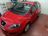 Usado Seat Altea XL Reference 105 CV (77 kW) 2010 Rojo Monovolumen
