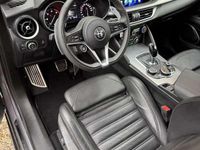 Usado Alfa Romeo Stelvio Executive 209 CV (153 kW) 2019 Gris SUV