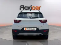 Usado Kia Stonic 84 CV (61 kW) 2023 Blanco SUV